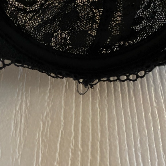 Unlined VS Bra - Picture 4 of 5